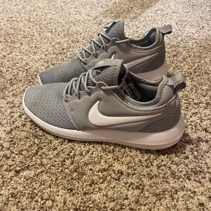 Size 8.5 Nike Roshe Two Grey Running Shoes